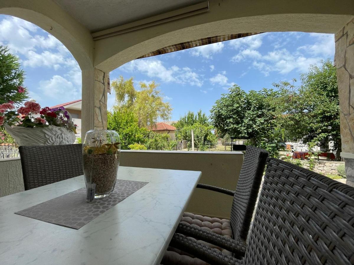 Apartman Veronika Vrsi Buitenkant foto