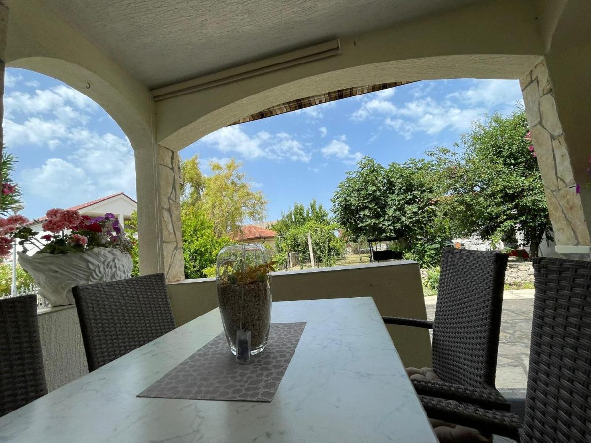 Apartman Veronika Vrsi Buitenkant foto