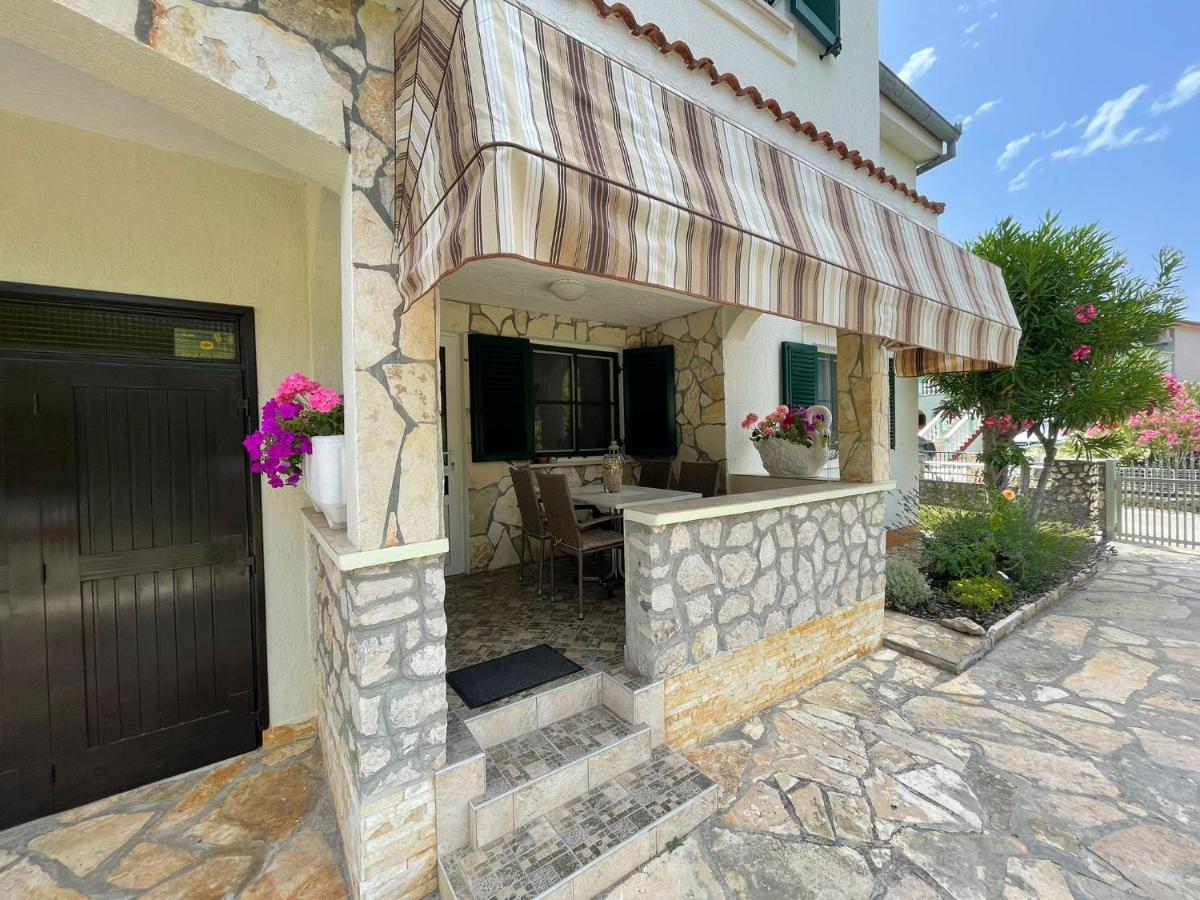 Apartman Veronika Vrsi Buitenkant foto