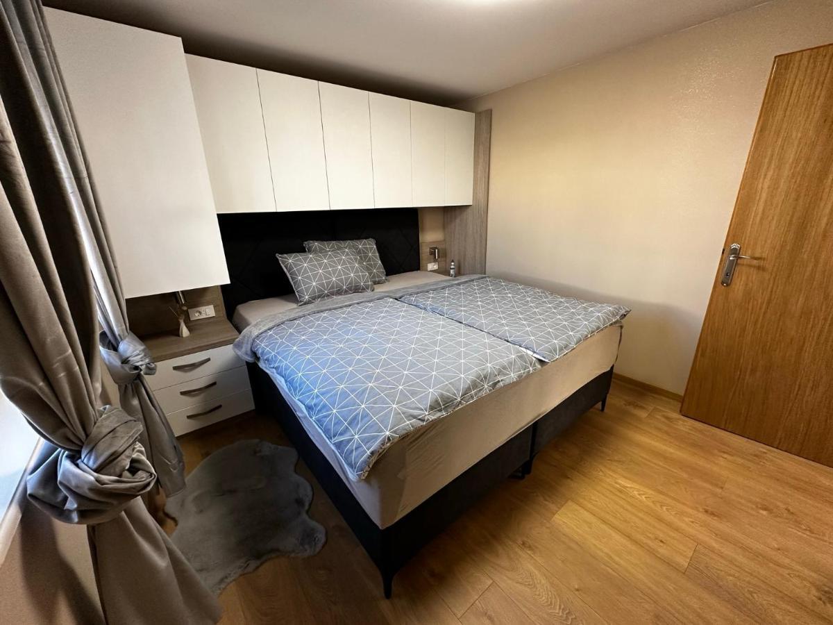 Apartman Veronika Vrsi Buitenkant foto