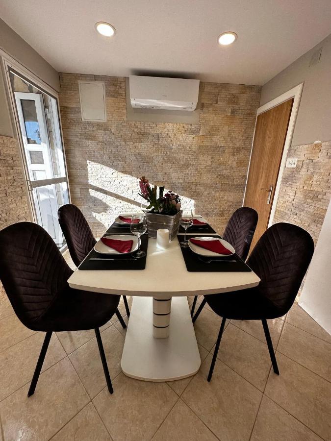 Apartman Veronika Vrsi Buitenkant foto