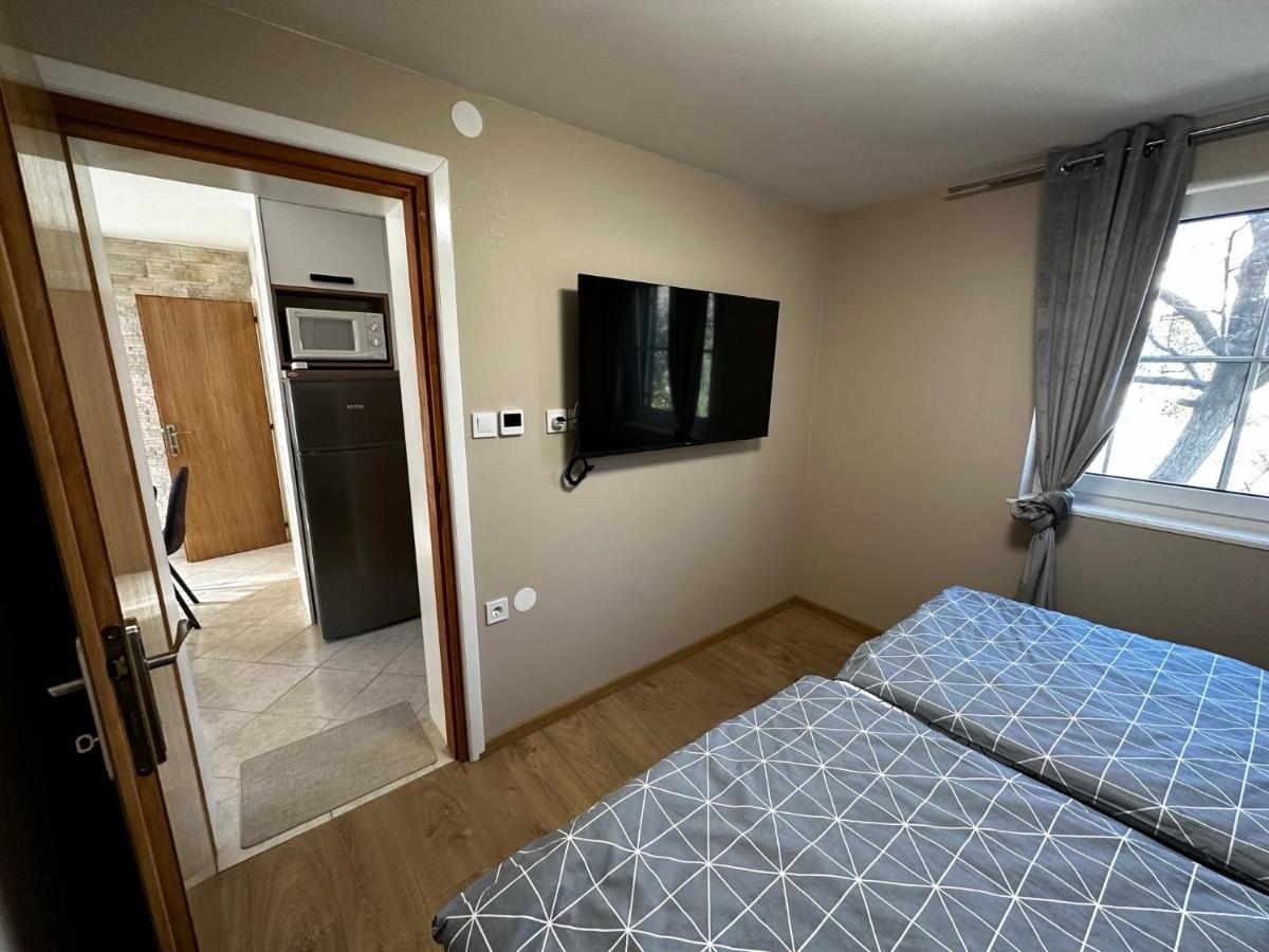 Apartman Veronika Vrsi Buitenkant foto