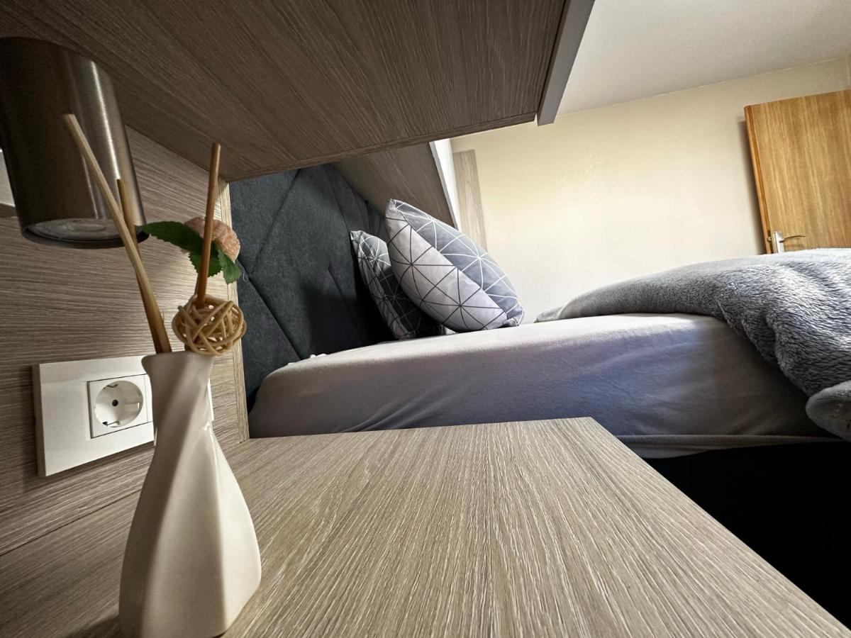 Apartman Veronika Vrsi Buitenkant foto