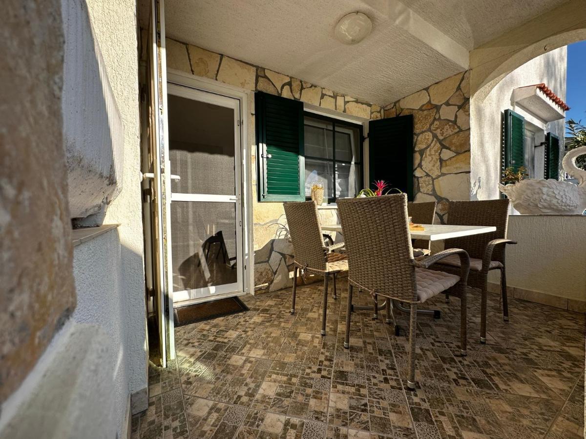 Apartman Veronika Vrsi Buitenkant foto