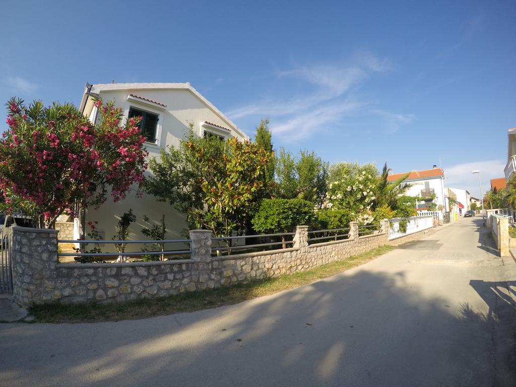 Apartman Veronika Vrsi Buitenkant foto