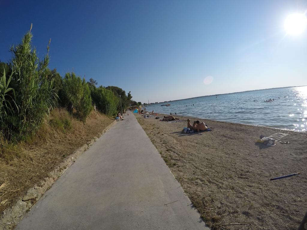 Apartman Veronika Vrsi Buitenkant foto